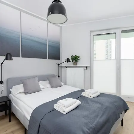 Switezianki Luxurious With Parking By Renters Prestige Daire Krakow